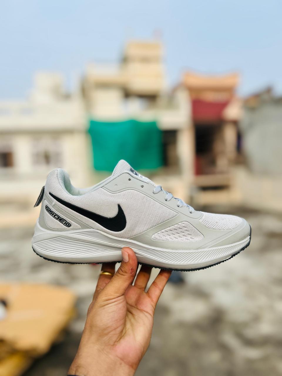 Discover Premium NIKE Sneakers - Top-Quality Craftsmanship & Ultimate Comfort